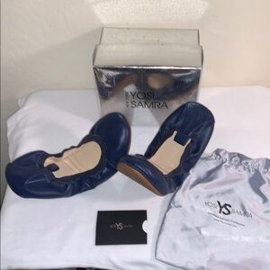 YOSI SAMRA SIZE 10 BRAND NEW IN BOX NAVY PACKABLE BALLET FLATS